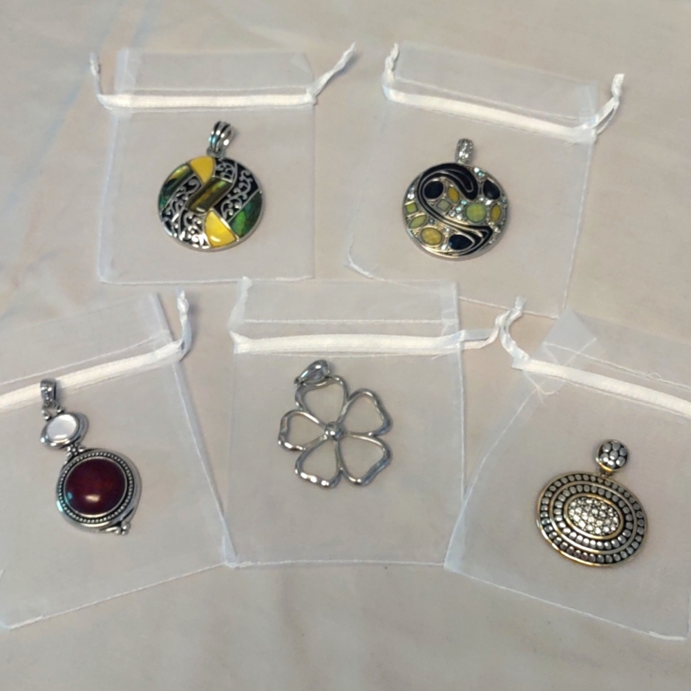 Lot of 5 Lia Sophia Slides/ Pendants with Sheer Organza Gift Bags NWOT - Picture 2 of 16